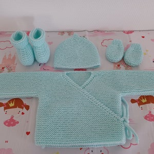 3 or 4 piece set: baby girl or boy bra, booties, hat, mittens, layette, green/blue color, size 0/1 month