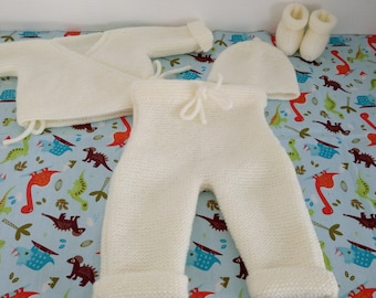 Ensemble 4 pièces brassière, pantalon, chaussons et bonnet layette bébé fille ou garçon divers coloris taille naissance, 1 ou 3 mois