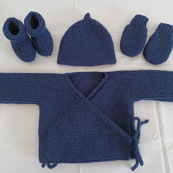 Ensemble 3 ou 4 pièces brassière, bonnet, chaussons, moufles laine mérinos layette bébé coloris bleu marine taille naissance, 1 ou 3 mois