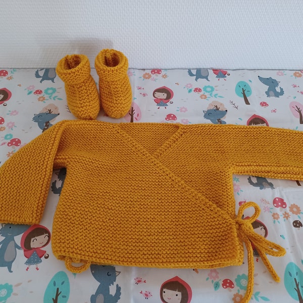 Set of 2 or 3 pieces bra, hat, slippers wool knit layette baby girl or boy Mirabelle yellow color size 0/1 or 3 months