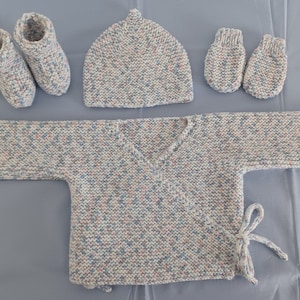 Set of 2, 3 or 4 pieces: bra, slippers, hat, mittens, baby girl or boy layette, white, blue, pink, gray, size 0/1 month