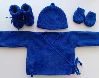 Ensemble 3 ou 4 pièces brassière cache-coeur chaussons bonnet moufles coloris bleu royal layette bébé fille ou garçon naissance, 1 ou 3 mois