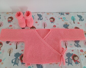 Ensemble 2 pièces brassière cache-coeur et chaussons layette bébé fille ou garçon coloris rose saumon taille 0/1 mois