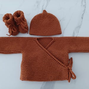 3-piece set: bra, booties, hat, hazelnut brown color, Oeko Tex certified merino wool, baby layette size 0/1 month