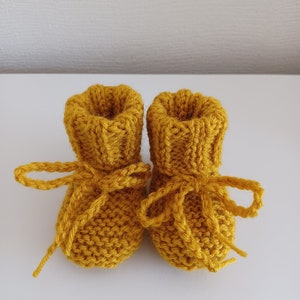 Chaussons layette bébé laine tricot avec liens coloris noisette, beige, moutarde taille 0/3 mois Jaune moutarde