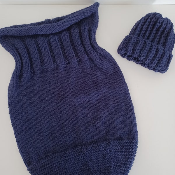Cocon naissance chaussette emmaillotage et son bonnet layette bébé coloris bleu marine laine certifié Oeko-tex taille 0/1 mois