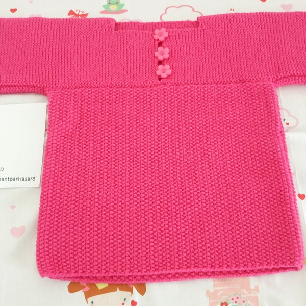 Pull enfant manches courtes boutons fleurs rose coloris rose fushia taille 2 ans