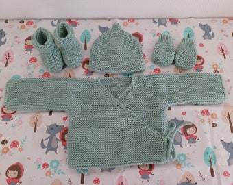 Ensemble 3 ou 4 pièces brassière chaussons bonnet moufles coloris vert bambou layette bébé fille ou garçon taille naissance, 1 ou 3 mois
