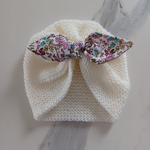 Wool turban hat with bow in baby girl&#39;s layette fabric, ecru color, size 0/1 or 3 months