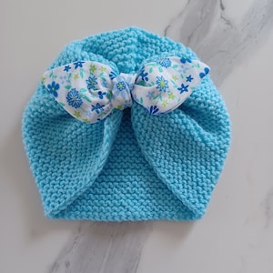 Wool turban hat with bow in baby girl&#39;s layette fabric, light blue color, size 0/1 or 3 months