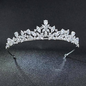 Crown Tiara Bridal Bridesmaids Flower Girl Wedding Quinceañera Party Pageant Floral