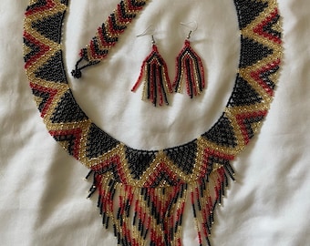 Handgemachte mexikanische Huichol Perlenkette, Armband & Ohrringe Schmuck Set