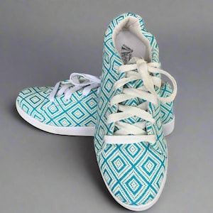 Mexican Artisan Canvas Sneaker Shoses - Zapatos Artesanos - Size Womens 9