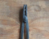 Blacksmith flat bit wolf jaw tongs