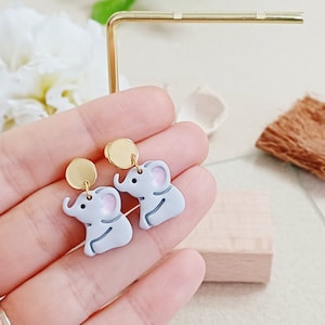 Orecchini oro elefante in fimo e acciaio inox, anallergico leggeri orecchini estate animali, orecchini cartilaggine grigio rosa gioielli