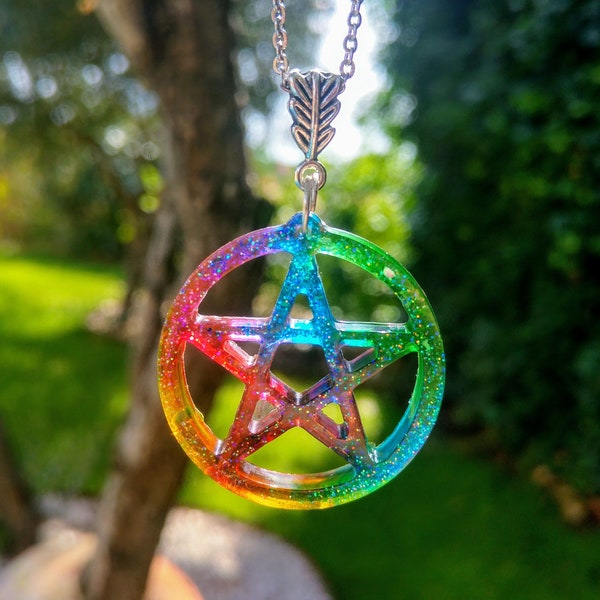 Pendentif pentacle lgbt pride résine, bijou arc-en-ciel pentagramme, collier sorcière