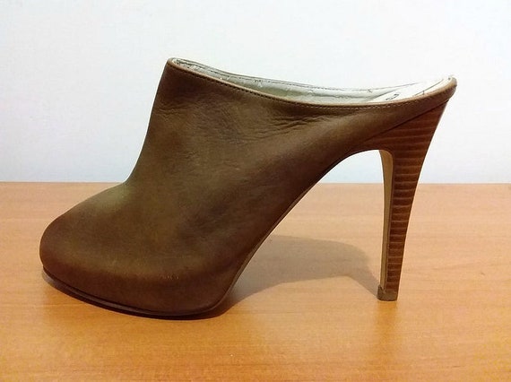 windsor smith tan heels