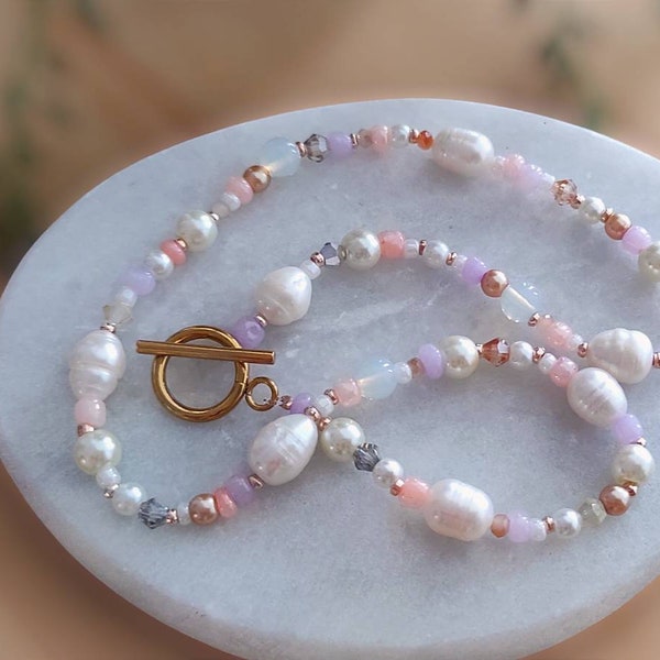 Collier/choker/tour de cou bijou perles culture véritables / opaline, multicolore pastel fermoir en T en acier inoxydable. Personnalisable.