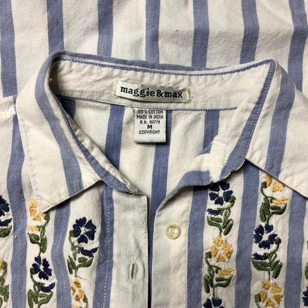 Cute 90s Vintage Striped Short Sleeve Button Down Casual Blouse with Floral Accents Embroidered - Size Women's Medium (M) - Maggie & Max