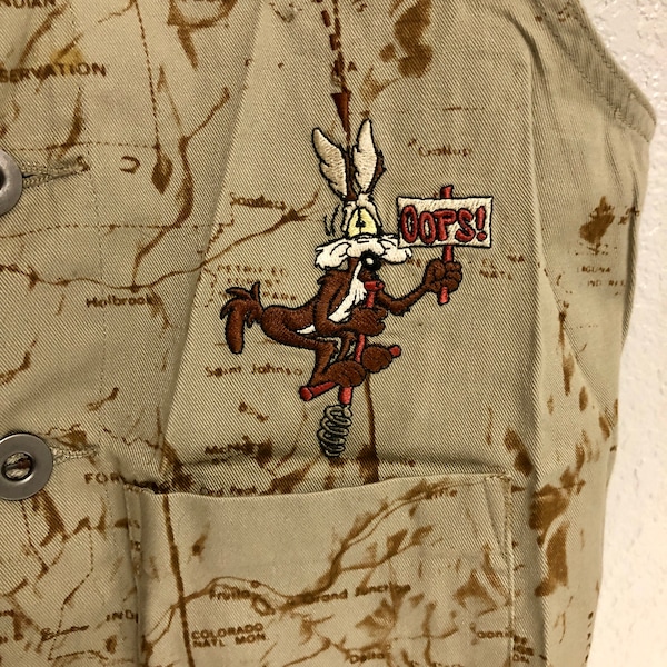 Cute 90s Wile E Coyote and Roadrunner Vintage Khaki Map Vest - Warner Bros Studio Store - Size Men's Small (S)