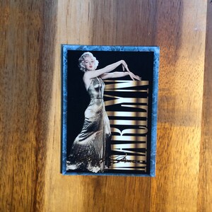 Aimant de réfrigérateur cartes à collectionner recyclées Marilyn Monroe