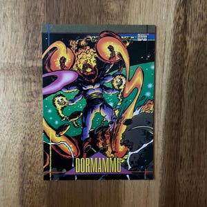 Imán para nevera con cartas coleccionables recicladas de Dormammu