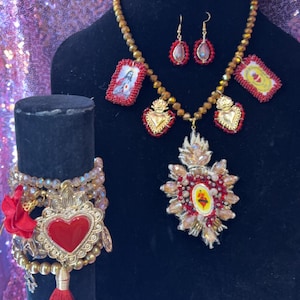 SAGRADO CORAZON JESUS set, Sagrado Corazon Necklace, sagrado corazon bracelets, semanario, chocker, Sacrate Heart Necklace, corazon detente