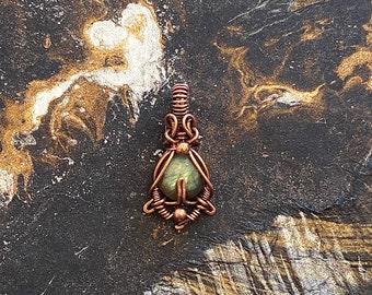 Wire wrapped pendant, wire wrapped, copper wire wrapped, wire wrapped labradorite, green labradorite, witch pendant, witchy jewelry