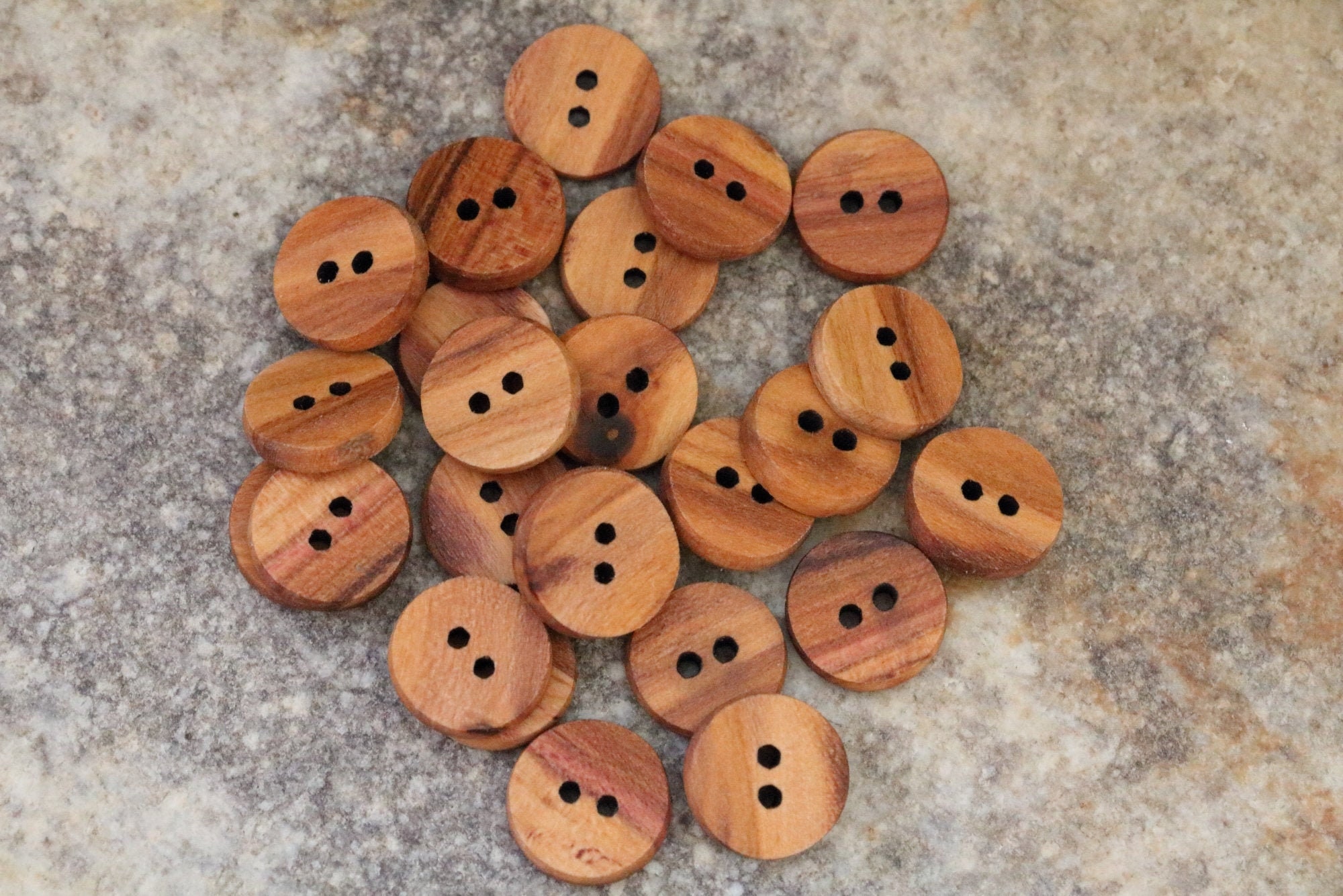 50Pcs Handmade With Love Wood Buttons Natural Color Yarn Pattern