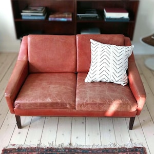 Danish sofa Georg Thams, vintage leather loveseat, brown leather couch, mid century couch, Mcm furniture, couch with patina cognac leather
