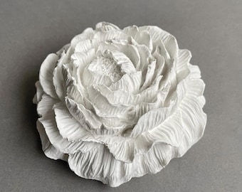 Decorative flower made of cast mineral material in off-white — handcrafted, minimalist and timeless