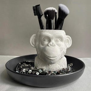 Keramiktopf Affenkopf — handgefertigter Blumentopf in Off White — Stifte- oder Pinselhalter — Originelle Geschenkidee