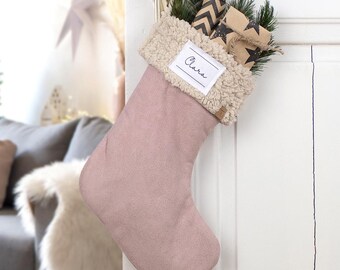 Nikolausstrumpf zum Befüllen Weihnachtssocke aus Wildleder und Teddy personalisiert mit Name Etikett rosa