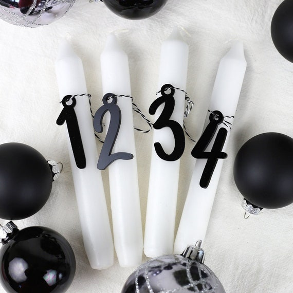 Buy Adventskranz Zahlen | Verspielt | Kerzenanhänger Acryl | Schwarz / Weiß | Zahlenanhänger 1-4 Online in India