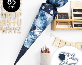 Schultüte aus Stoff Kuschel Velvet individualisierbar mit Wunschname personalisierbar – Astronaut – 85 cm
