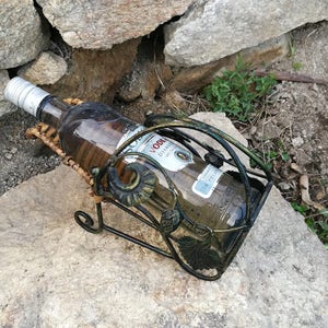 Wine bottle holder / Wine holder / Metal wine holder / Wine accessories / Metal stand / Metal art / Metal bottle holder / Wine decor /