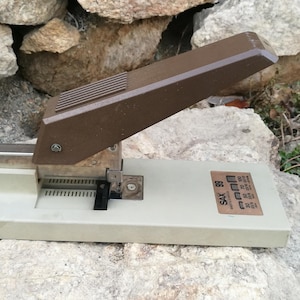 Office tool / Old tool / Office accessory / Heavy duty stapler / School tools / Stapler machine / Vintage stapler / Heavy duty stapler /