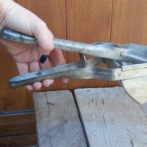 Potato Metal Press /Russian Retro Citrus Press /Working press /Tomato press / Molded Aluminum / Hand Juicer / Aluminum Press / Antique Press