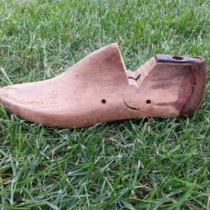 Old shoe mold / Vintage shoe mold / Antique shoe mold / Wooden shoe mold / Shoe shape / Vintage shoe /Shoe making /Shoe forms /Women&#39;s shoes