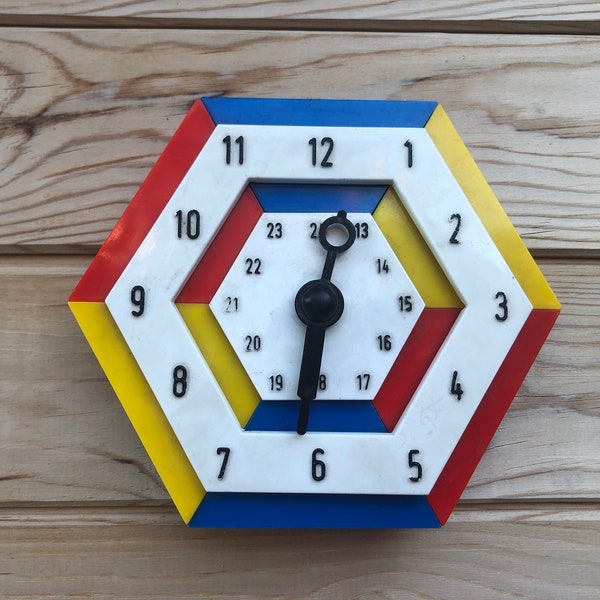 Gioco di orologio educativo / Orologio per bambini / Un orologio meccanico / Orologio da gioco / Orologio di plastica / Un giocattolo / Gioco di scienza / Giocattolo educativo / Idea regalo