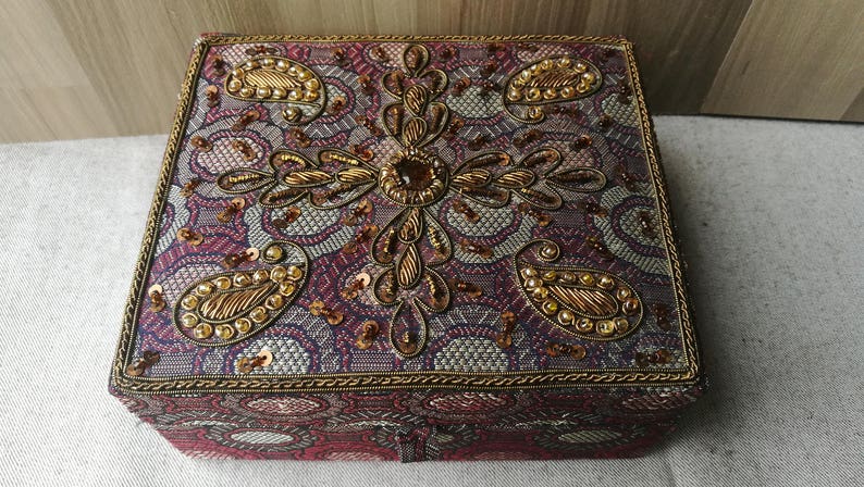 Jewelry box Jewelry pouches Jewelry storage Jewelry organizer Jewelry packaging Keepsake box Trinket box Personalized box