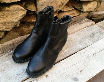 Ladies black boots / Leather boots / Black boots / Winter boots / Military shoes / Leather shoes / Black shoes / Fashion shoes /Womens boots