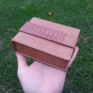 Leather box/Leather jewellery box /Rustic ring box/Vintage leather box/Jewellery box/Hearty leather case/Brown leather box/Jewellery storage