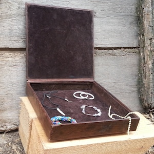 Leather box/Leather jewellery box /Rustic ring box/Vintage leather box/Jewellery box/Hearty leather case/Brown leather box/Jewellery storage