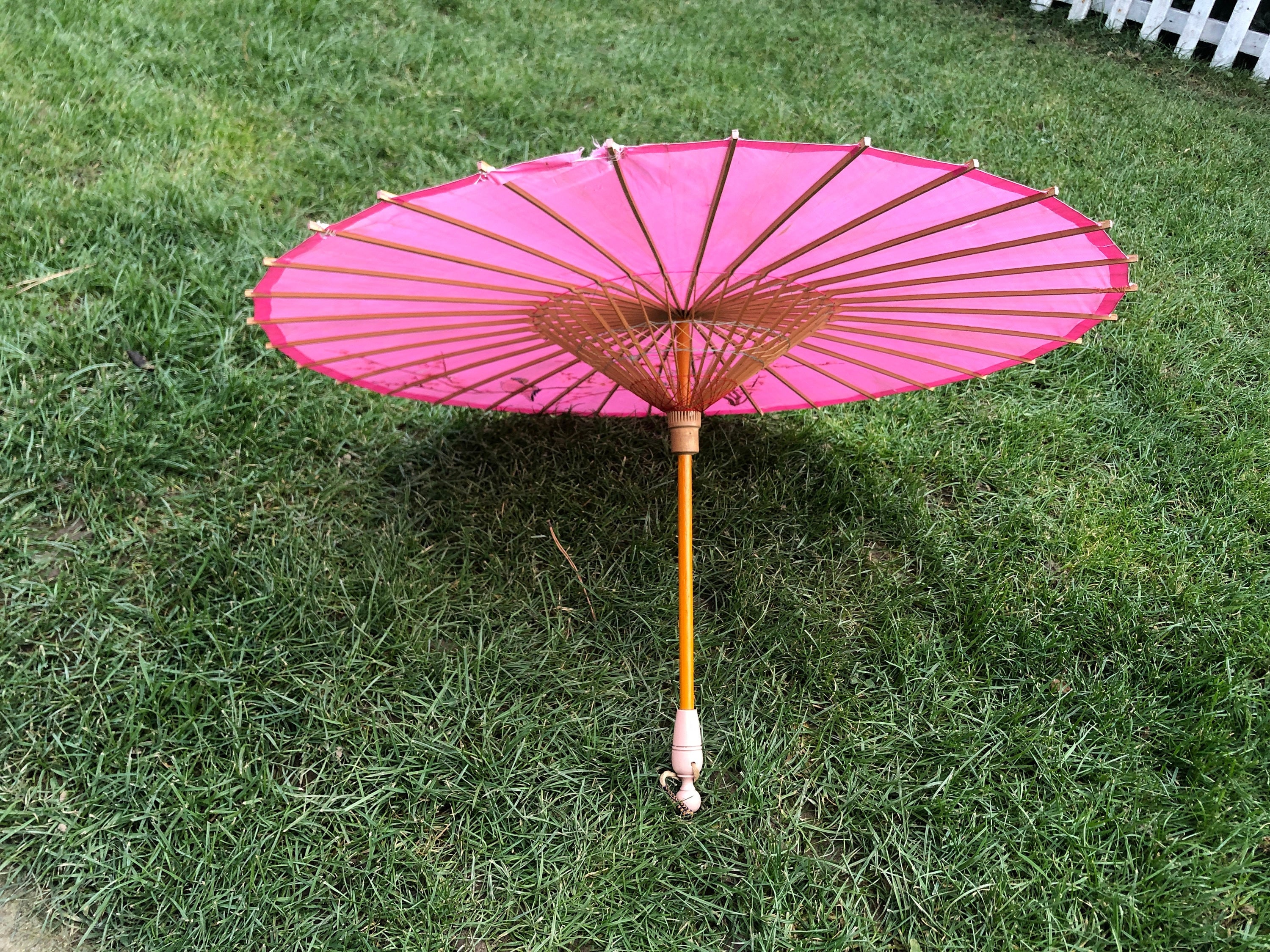 Geisha Umbrella / Bamboo Umbrella / Asian Oriental / Old Geisha Umbrella / Bamboo Umbrella / Asian Oriental / Old