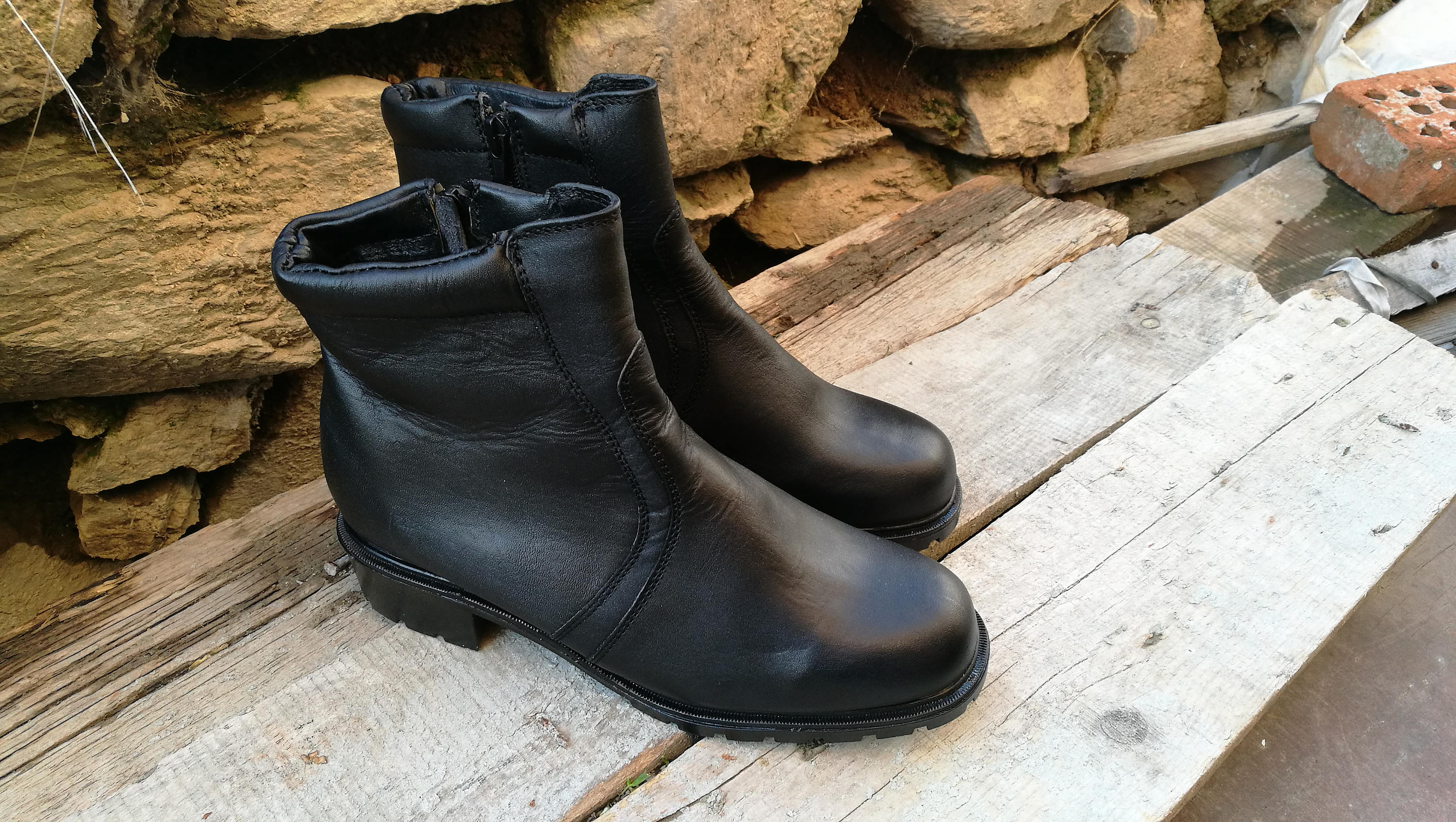 ladies black boots