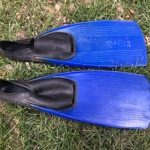 Children&#39;s fins / Vintage flippers / Diving equipment / Vintage swimming fins / Flippers for Children / Swimming equipment / Rubber Fins