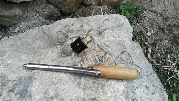 Curling iron / Vintage hair care / Vintage beauty