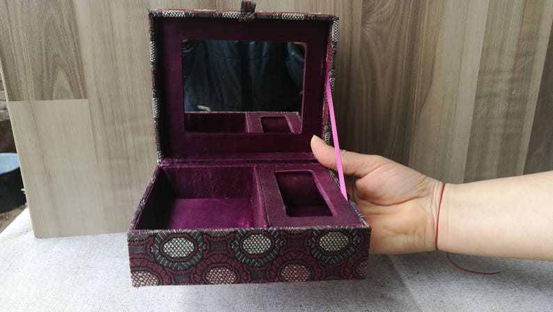 Jewelry box Jewelry pouches Jewelry storage Jewelry organizer Jewelry packaging Keepsake box Trinket box Personalized box