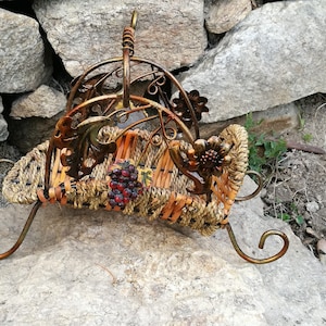 Wine bottle holder / Wine holder / Metal wine holder / Wine accessories / Metal stand / Metal art / Metal bottle holder / Wine decor /